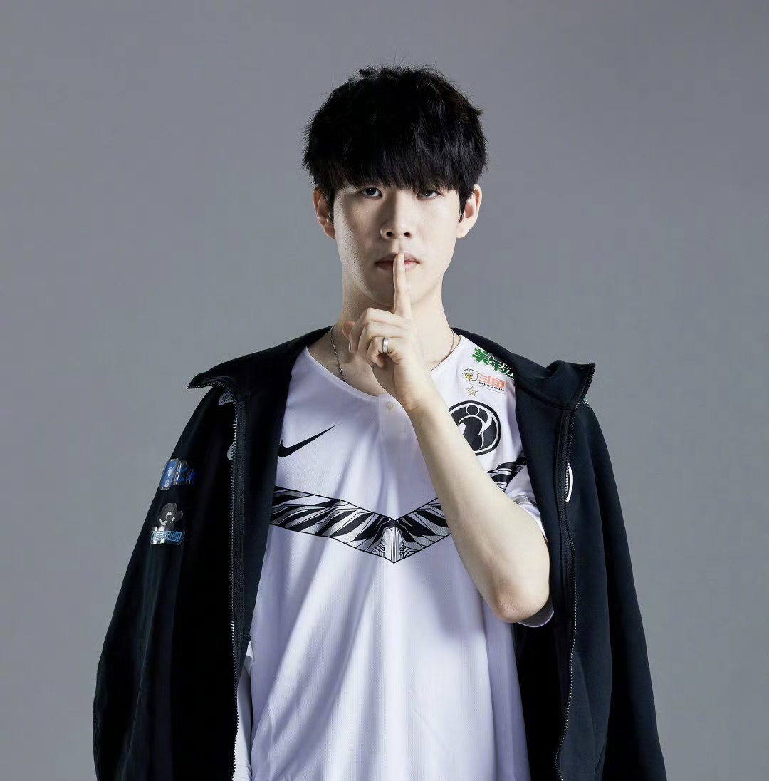 一位来自成 一位来自成